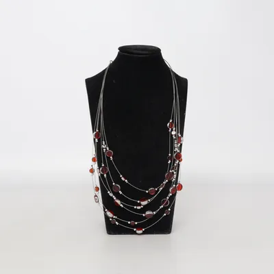 Halsband (Röd, Silverfärgad) från Marianne Okänd metall