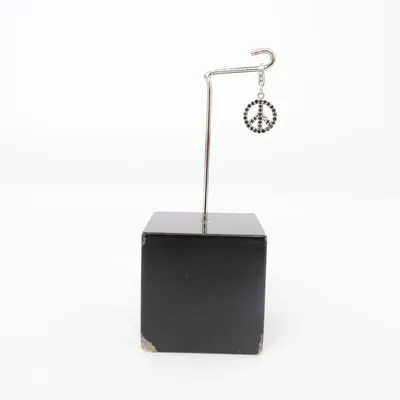 Berlock (Silverfärgad, Svart) Okänd metall