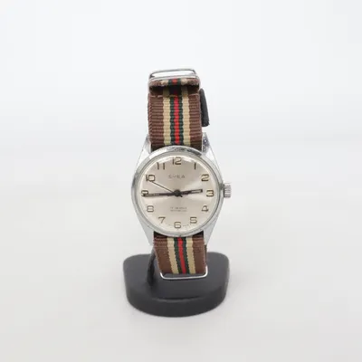 Armbanduhr (Braun, Mehrfarbig) von Svea