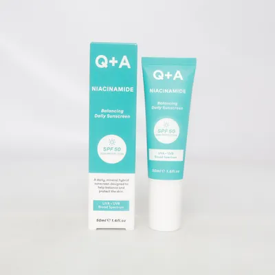 Solskyddsfaktor (Niacinamide Balancing Daily Sunscreen) från Q+A