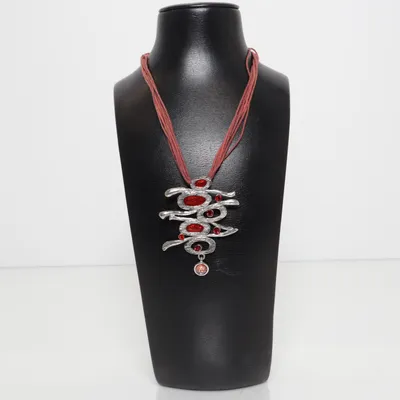 Ketting (Zilver, Rood) Onbekend materiaal