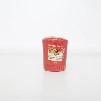 Duftlys (Sparkling Cinnamon) fra Yankee Candle