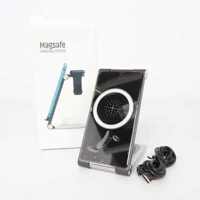 Wireless charger (Standing Ovation) from MagSafe