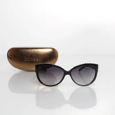 Solglasögon (Svart) från Guess