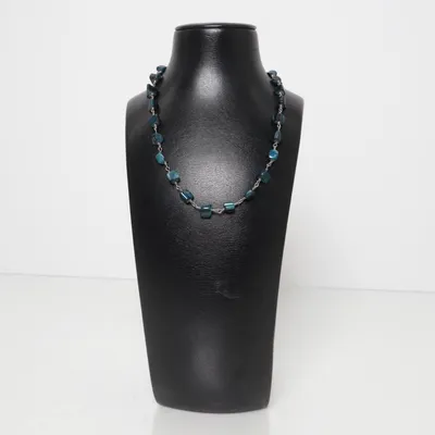 Halsband (Blå, Silverfärgad) Okänd metall