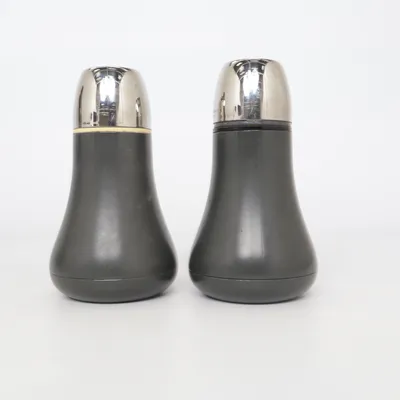 Salières et poivrières (Noir, Argent) de Georg Jensen