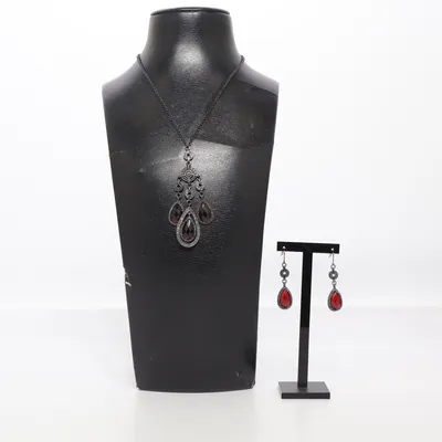 Sieradenset (Zwart, Rood) van Avon Onbekend materiaal