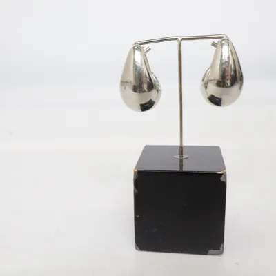 Örhängen (Silverfärgad) Okänd metall