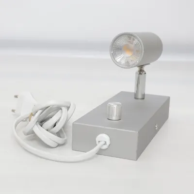 Vägglampa (Silverfärgad) från Clas Ohlson