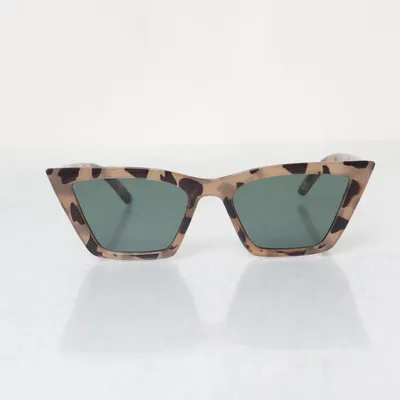 Solglasögon (Beige, Svart) från ASOS