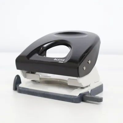 Perforatrice de Leitz