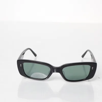 Solglasögon (Svart) från MessyWeekend