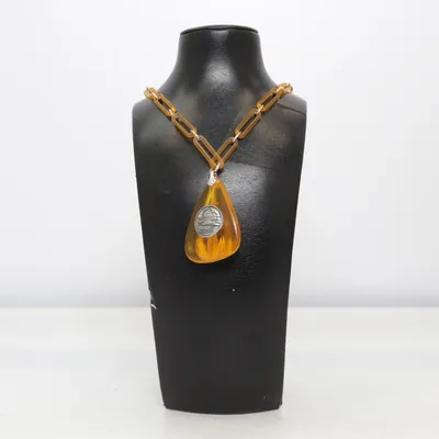 Ketting (Geel) Onbekend materiaal