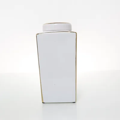 Urna (Vit, Guldfärgad) från Form Living