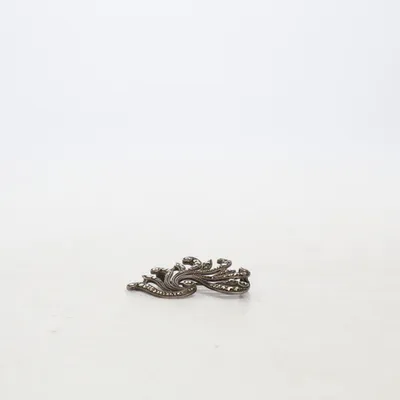 Broche (Gris, Argent) Métal inconnu, Étain