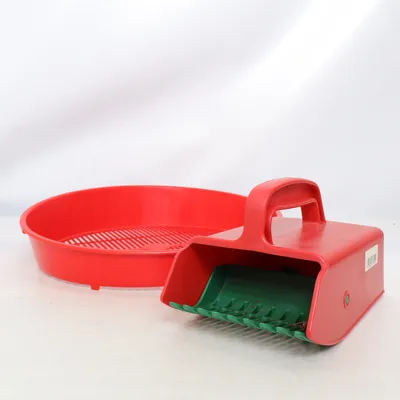 Berry picker (Red, Green)
