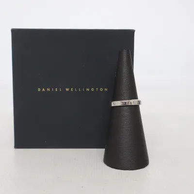 Ring (Silverfärgad) från Daniel Wellington Okänd metall