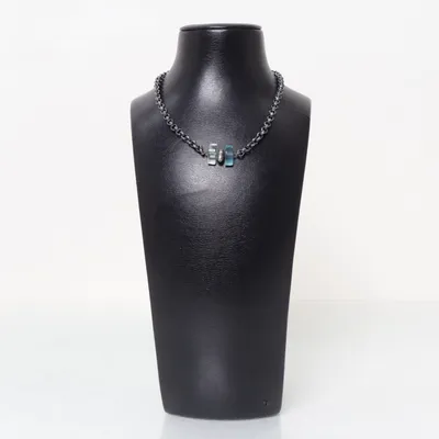 Halsband (Svart) från Denmark Okänd metall