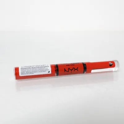 Läppstift (REBEL IN RED) från NYX Professional Makeup