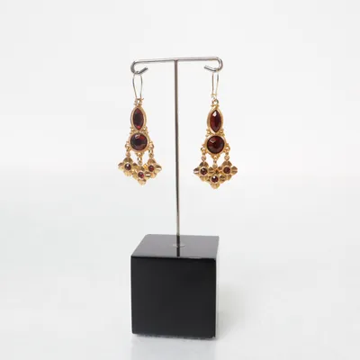 Örhängen (Guldfärgad, Röd) från SAS Okänd metall