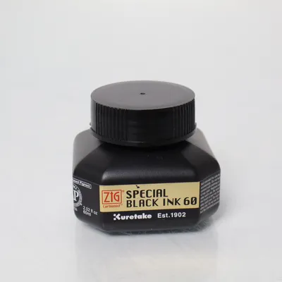 Konstnärsverktyg (Zig, Special black ink) från Kuretake