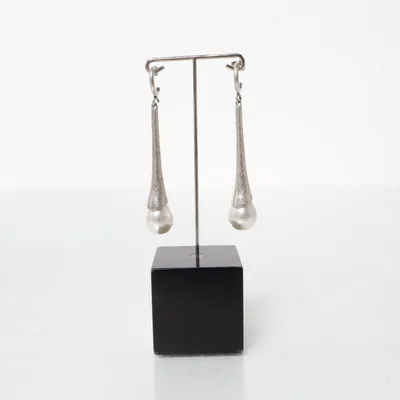 Örhängen (Silverfärgad, Vit) Okänd metall