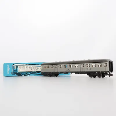 Modellzug (Suburban Service Coach) von Märklin