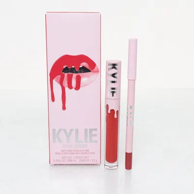 Läppstift (Rosa, Röd) från Kylie Jenner