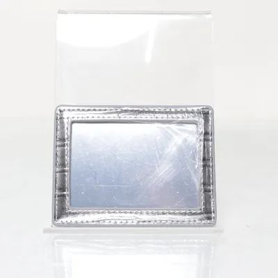 Fickspegel (Silverfärgad) från Kurt Geiger
