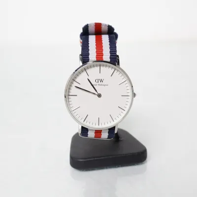 Armbandsur (Blå, Röd, Vit) från Daniel Wellington