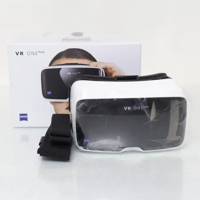 VR goggles (White) from Zeiss