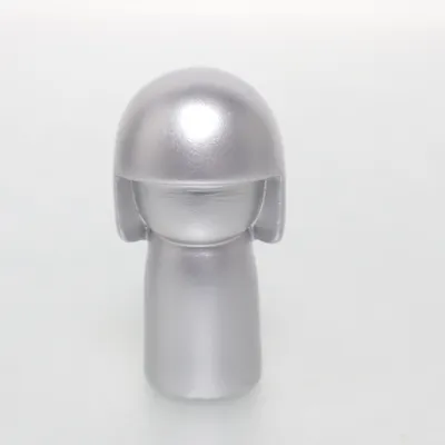 Kokeshi (Silverfärgad) från Skincity