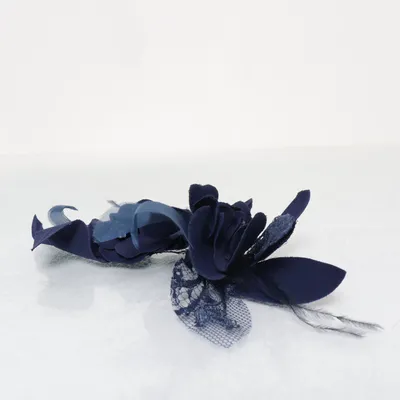 Brooch (Blue) Unknown metal