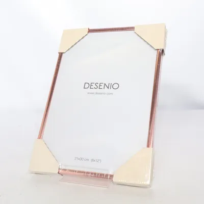 Frame (Gold) from Desenio