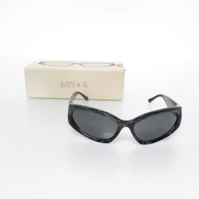 Solglasögon (Svart) från MessyWeekend