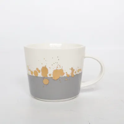 Becher (Boutique Hotel Collection) von Morgan Madison