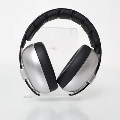 Hörselkåpor (Silverfärgad, Svart) från Banz