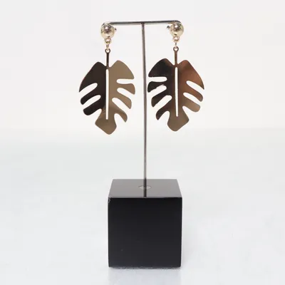 Örhängen (Guldfärgad) från Missguided Okänd metall