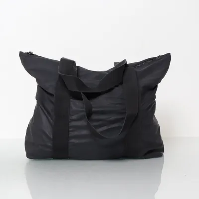 Weekendbag (Svart) från Rains