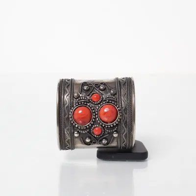 Armlet (Silver, Red) Unknown metal