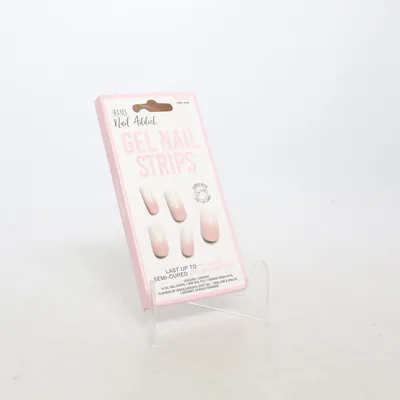 Press on nails (First Kiss) from Ardell