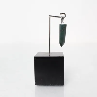 Hänge (Grön) Okänd metall