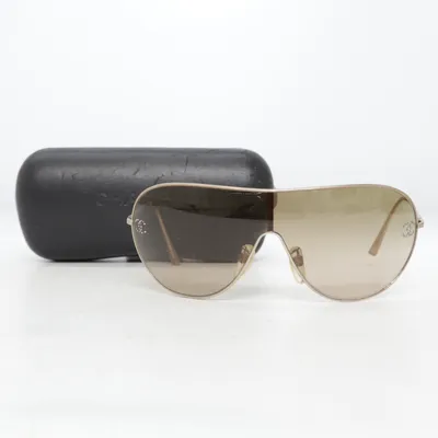 Solglasögon (4122-B) från Chanel