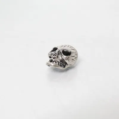 Berlock (Silverfärgad) Okänd metall