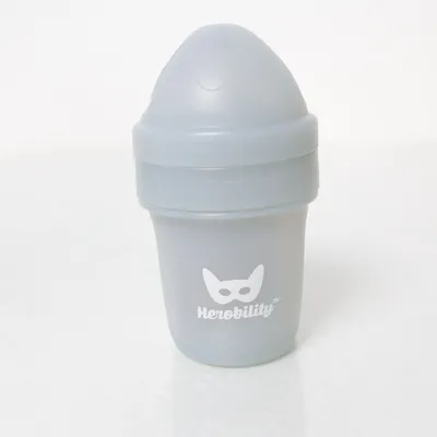Nappflaska (Grå) från Herobility