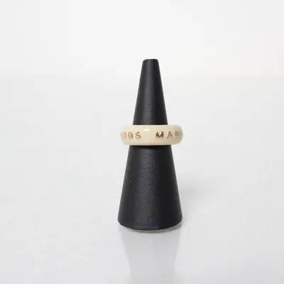 Ring (Beige, Guldfärgad) från Marc Jacobs Okänd metall