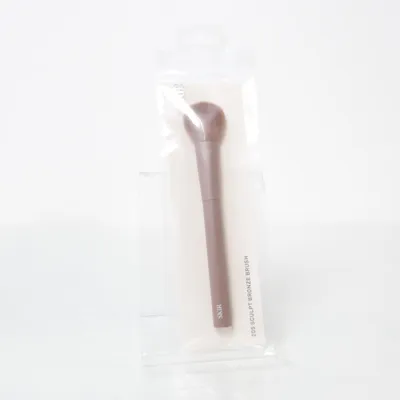 Sminkborste (205 SCULPT BRONZE BRUSH) från SKIR
