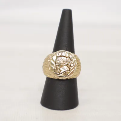 Ring (Guldfärgad) Okänd metall