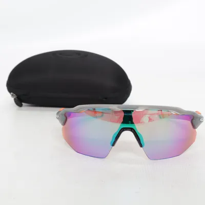 Sportglasögon (OO 9208) från Oakley