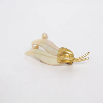 Broche (Or, Blanc) Métal inconnu